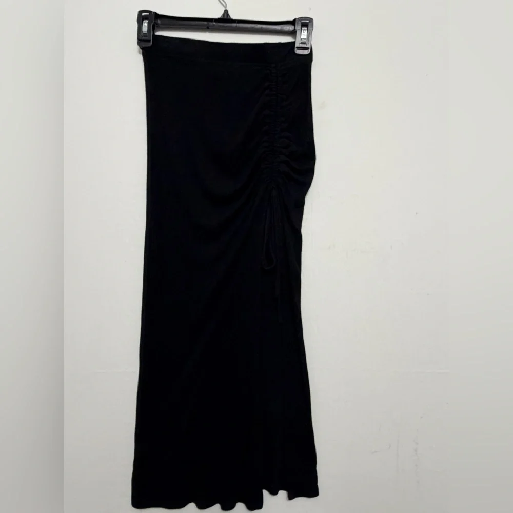 Lulus Black Ruched women’s size XS Maxi Skirt (A348)✨